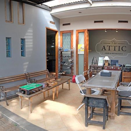 The Attic Bed & Breakfast Bandung Exterior foto
